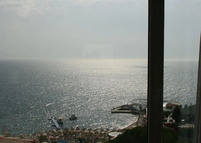 Bougainville Bay Sarandë