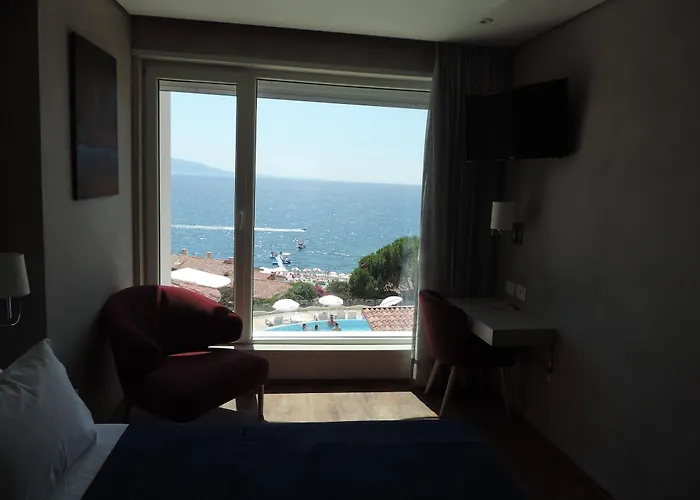 Bougainville Bay Hotel