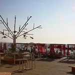 Bougainville Bay Hotel