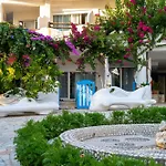 Bougainville Bay Hotel