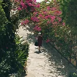 Bougainville Bay Hotel 5*