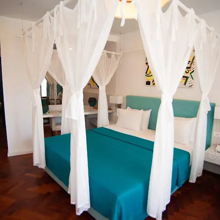 布干维里湾酒店