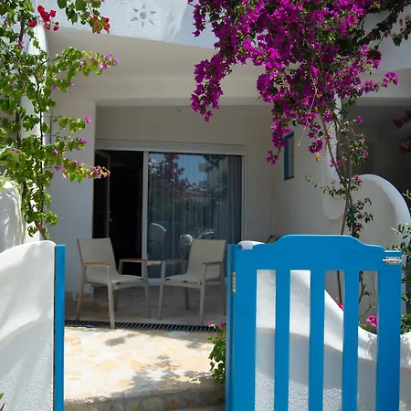 Bougainville Bay 5* Sarandë