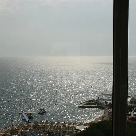 Bougainville Bay Sarandë