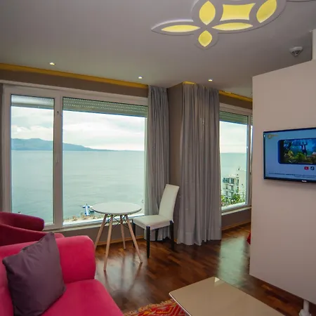 布干维里湾酒店 5* Sarandë