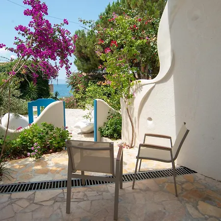 Bougainville Bay Hotel