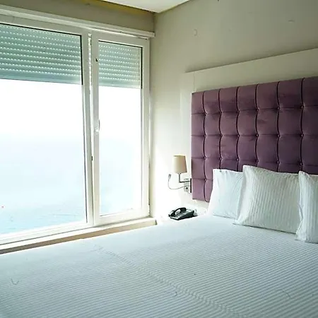 Bougainville Bay Hotel