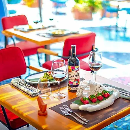Bougainville Bay 5* Sarandë
