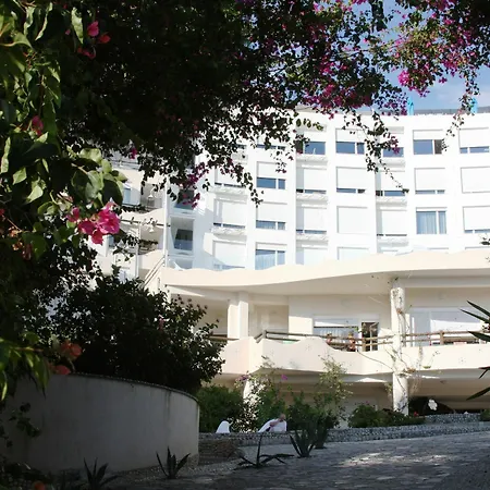 Bougainville Bay Sarandë