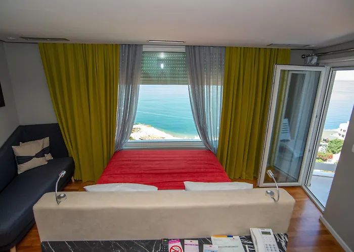 Bougainville Bay Hotel