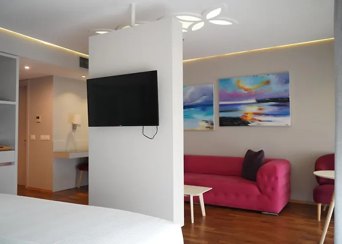 Bougainville Bay Szálloda